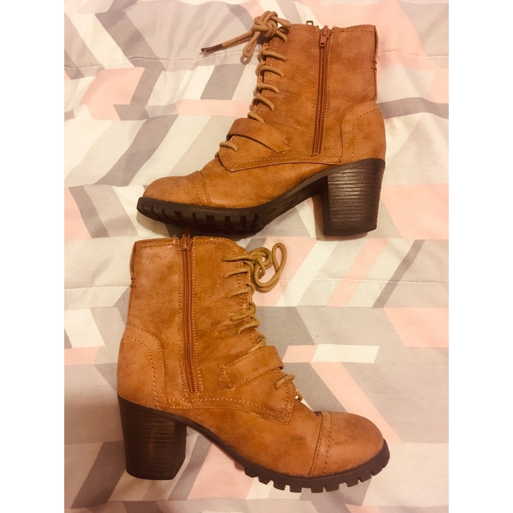 Ankle boots with buckle and zipper✨
